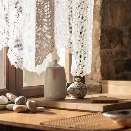 Traditionelles Athos Shadow Am * Paralia Sikias